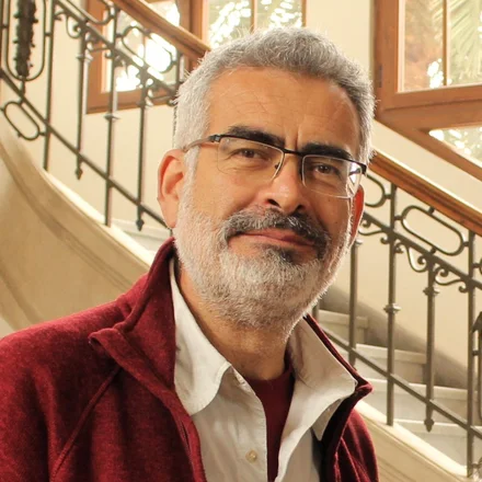 Dr. Marco Cisternas Vega